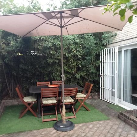 Dormir Entre Limones, Casa De Invitados En Vivienda Familiar Dos Hermanas Eksteriør billede